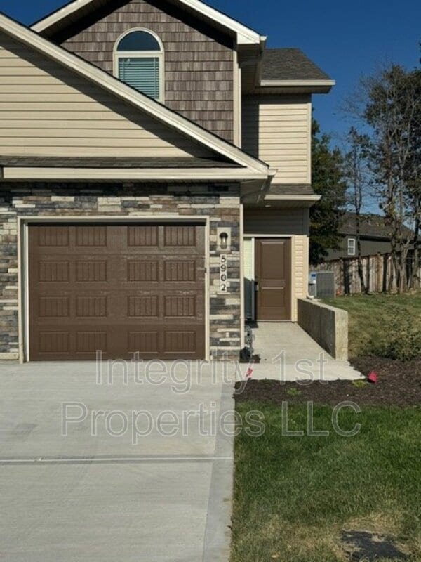 Primary Photo - 5902 NW 88th St