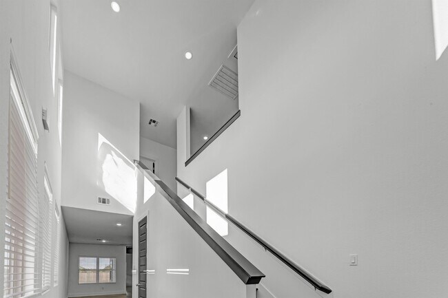 Building Photo - 3012 Alpha Ct