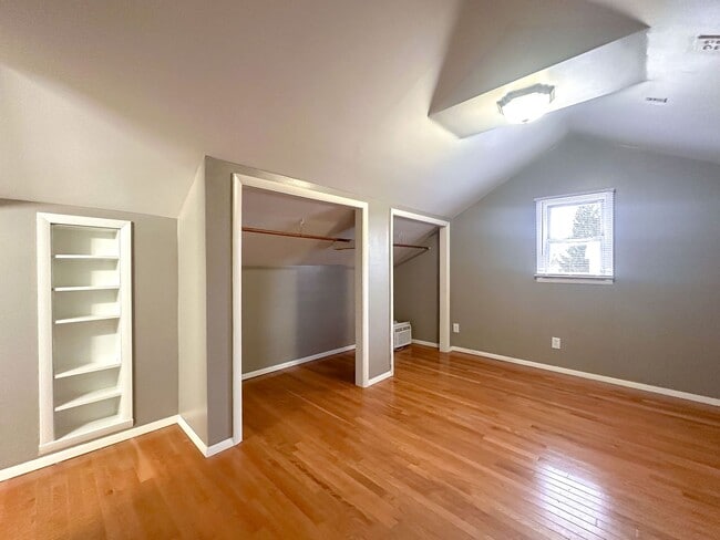 Building Photo - 3 bedroom 2 bath