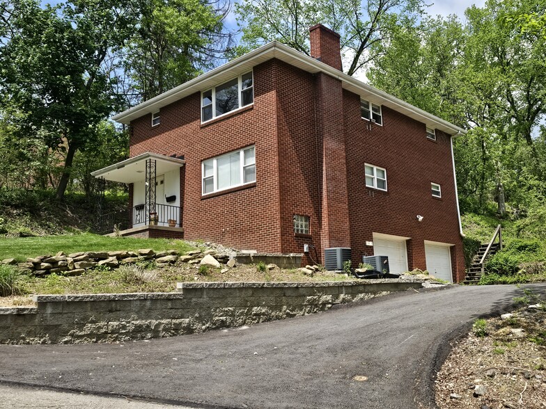 Building Photo - 92 Rosecrest Dr