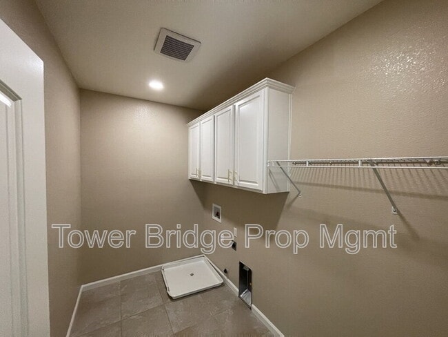 Building Photo - 5508 Copper Sunset Way