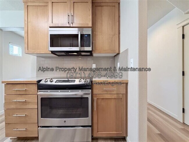 Building Photo - 13119 SW 154th Ave