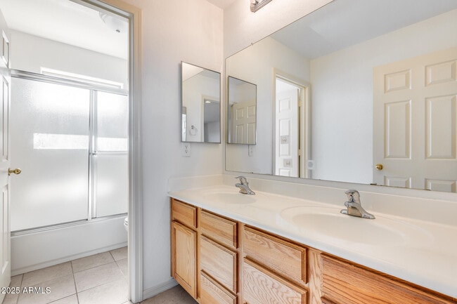 Building Photo - 17435 W Saguaro Ln