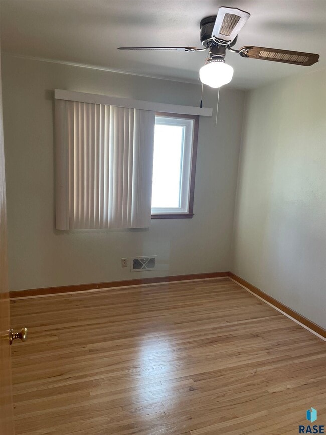 Building Photo - 2200 W 28th St
