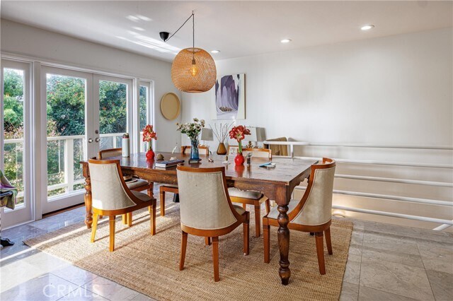 Building Photo - 548 Agate St