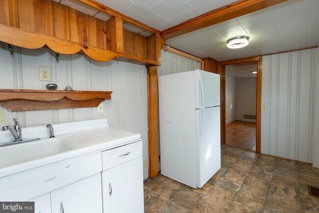 Building Photo - 326 E Liberty St