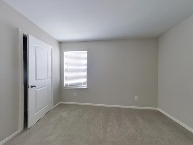Building Photo - 652 Totem Trail Dr