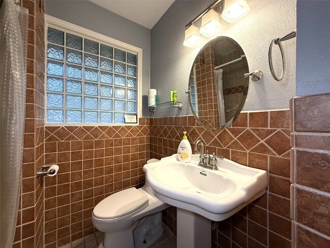 Building Photo - 3411 Linkwood Dr