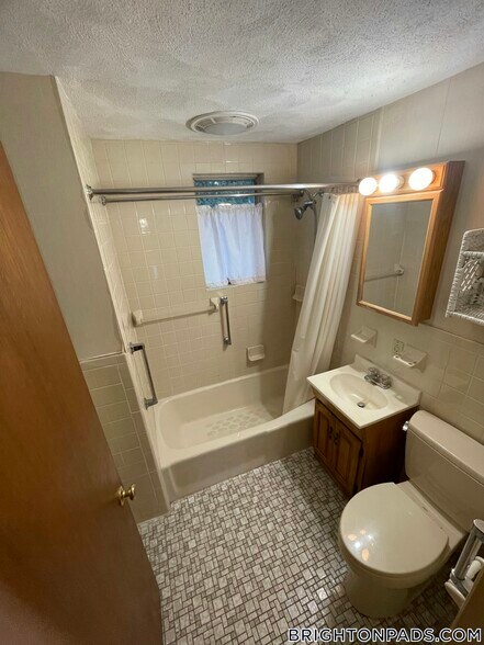 Building Photo - 62 Union St