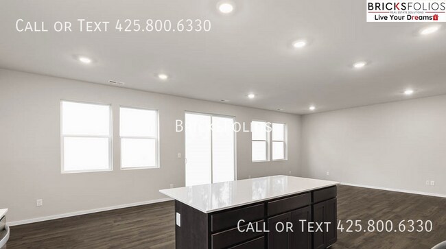 Building Photo - 18726 Lipoma Pl E