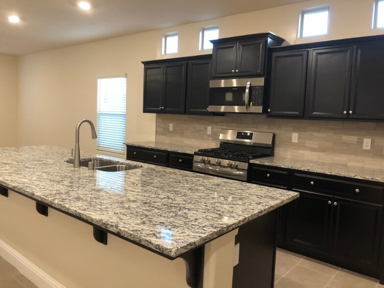 Building Photo - 2047 W Sunnyview Ave