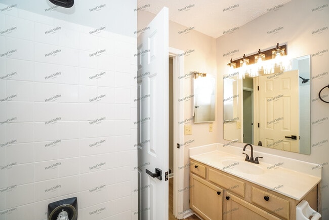 Building Photo - 1247 Wexford Green Blvd