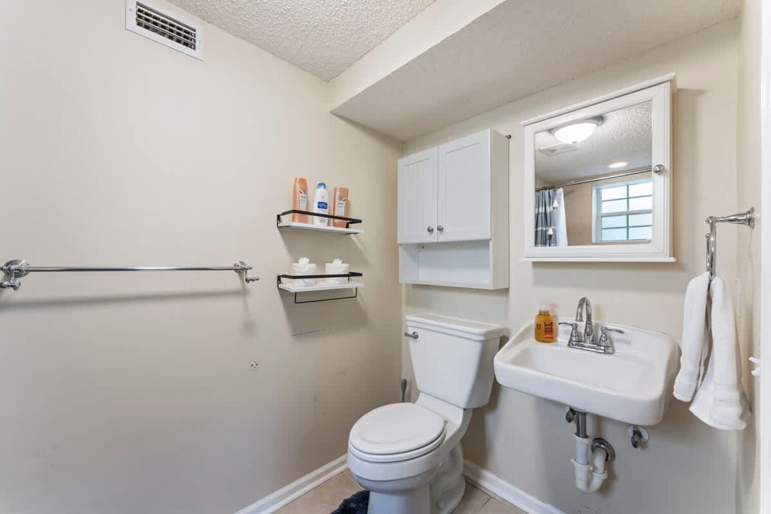 Building Photo - 15652 Coastal Ln