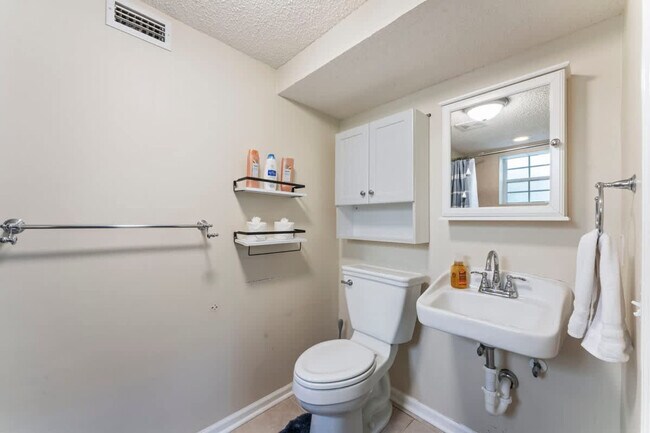 Building Photo - 15652 Coastal Ln