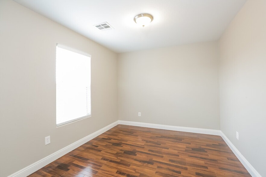 Building Photo - 11124 Verismo St