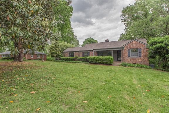 Building Photo - 520 Barrywood Dr