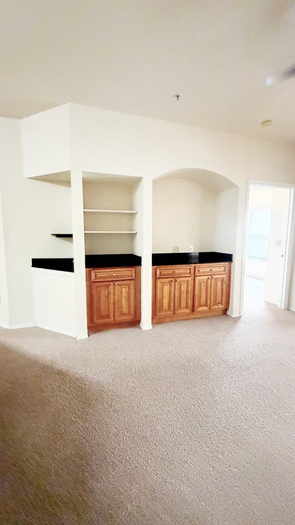Building Photo - 832 Camargo Way