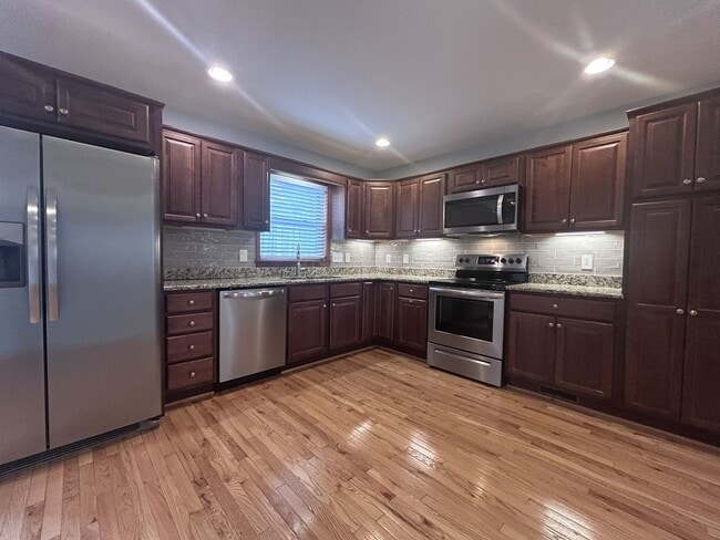 Building Photo - Modern Boone Home | Double Primary Suites | Walk to New Market, Watauga High & the AppalCART