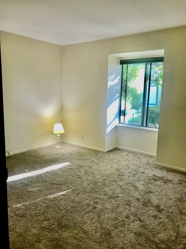 Building Photo - Capitola 1 bedroom, 1 bath Upstairs Unit