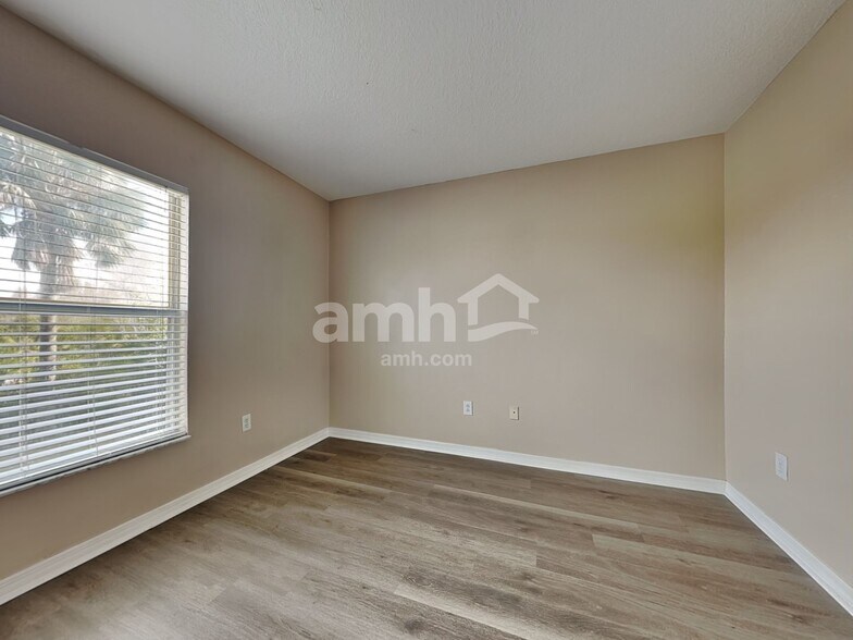 Building Photo - 15534 Lake Bella Vista Dr