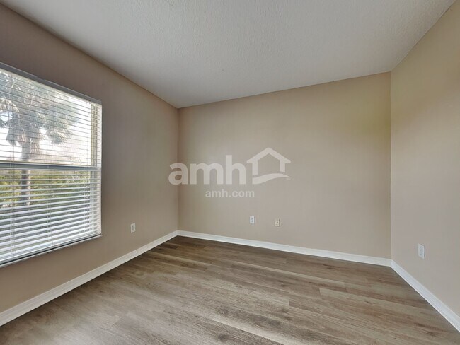 Building Photo - 15534 Lake Bella Vista Dr