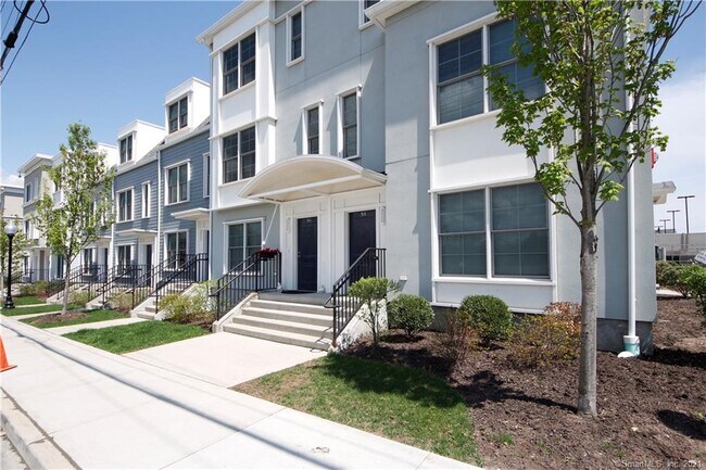 Building Photo - 42 Merrell Ave