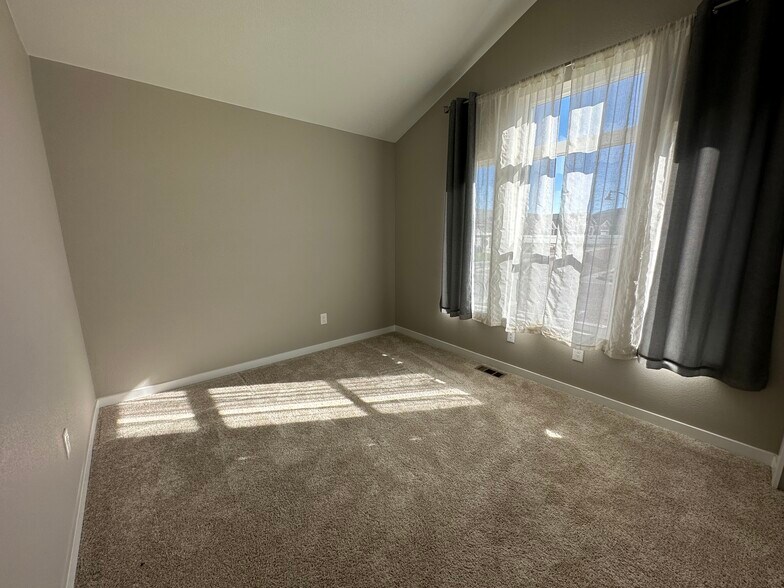 Building Photo - 6737 Sedgerock Ln