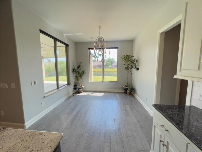 Building Photo - 424 Seville Dr