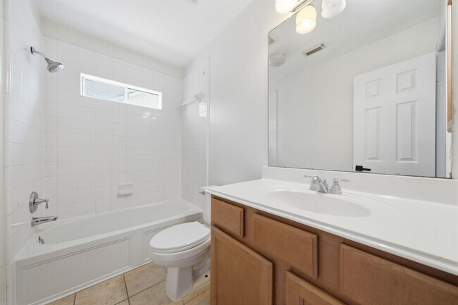 Building Photo - 14207 Hawkesbury Ct