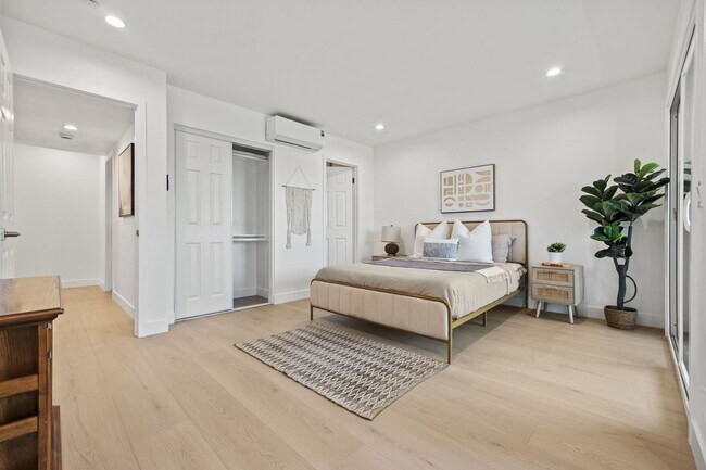 Building Photo - Showing Times: to schedule a viewing, please contact us