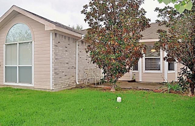 Building Photo - 2305 Brookview Dr