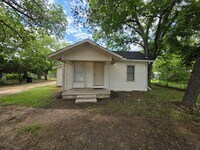 Building Photo - 1116 E Cameron Ave