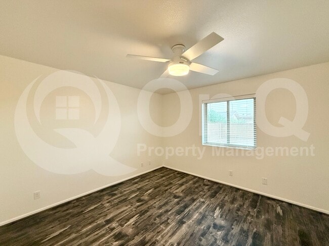 Building Photo - 4559 E Dragoon Ave