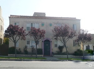 Primary Photo - 608 W 6th St