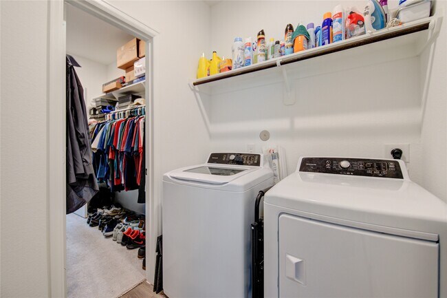 Building Photo - 2904 Cordova Hl Dr