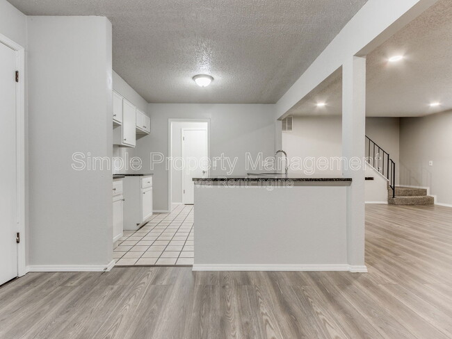 Building Photo - 8508 Candlewood Dr