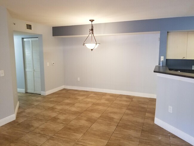 Building Photo - 4240 San Marino Blvd