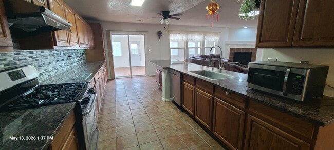 Building Photo - 5052 Westfield Dr NE