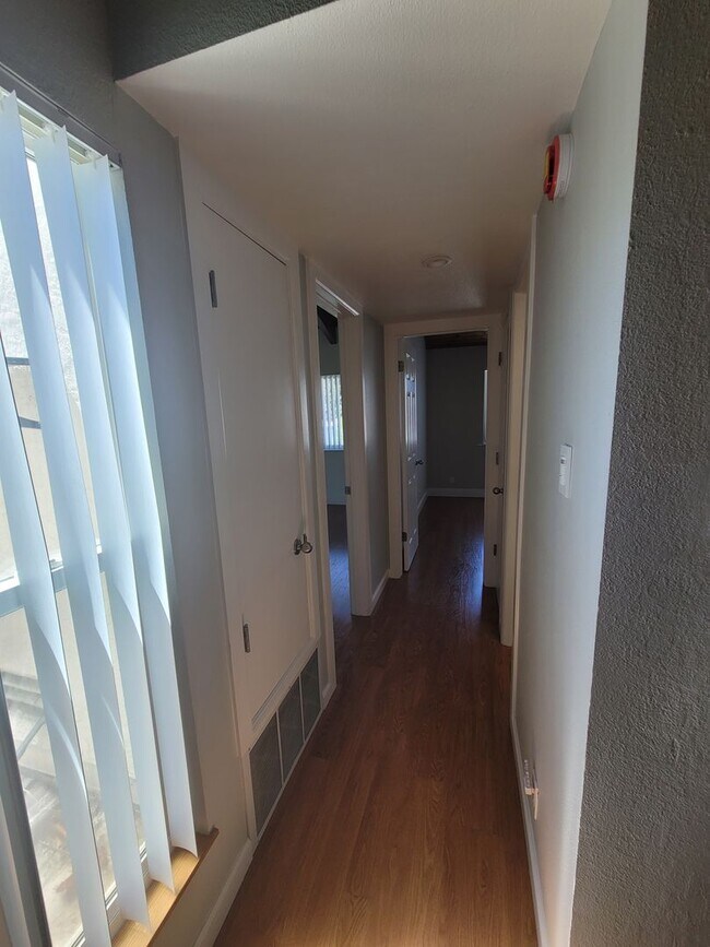 Building Photo - Charming 2-Bed, 1.5-Bath Concord Condo wit...