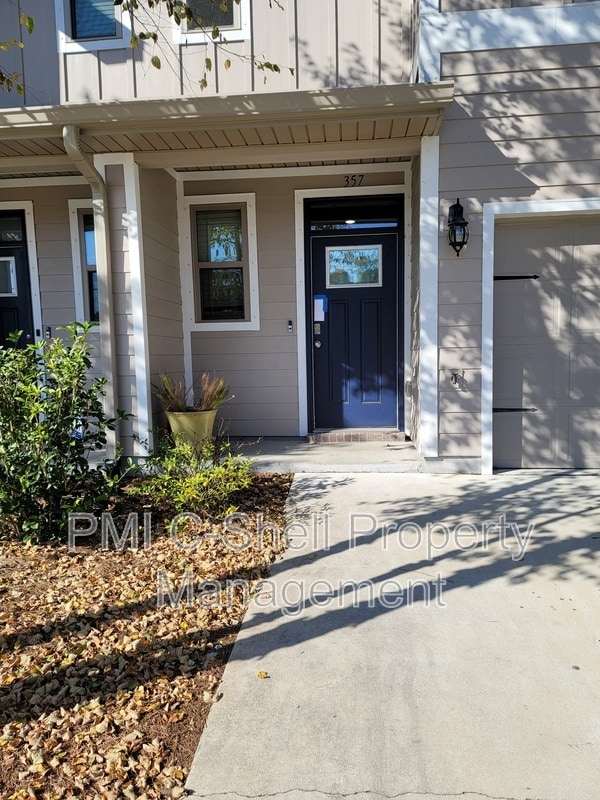 Building Photo - 357 S E St