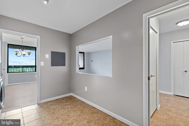 Building Photo - 3705 S George Mason Dr