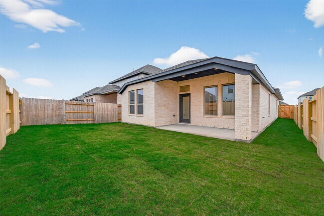 Building Photo - 5015 Bowen Pr Dr