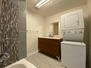 Building Photo - 2107 3rd Ave