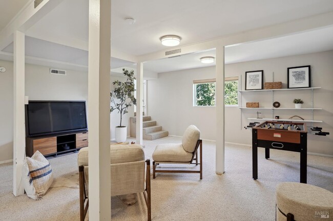 Building Photo - 544 Bret Harte Rd
