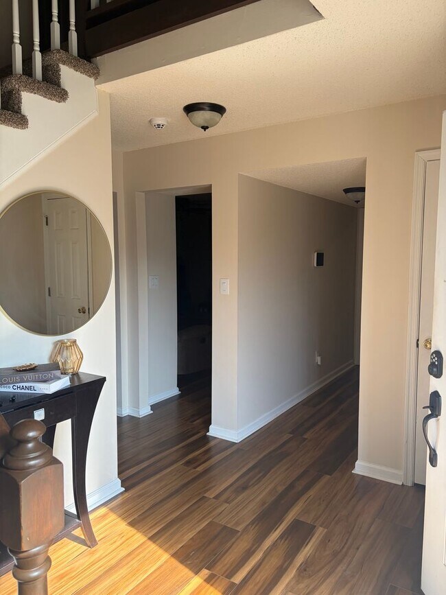 Building Photo - Highland Parkway