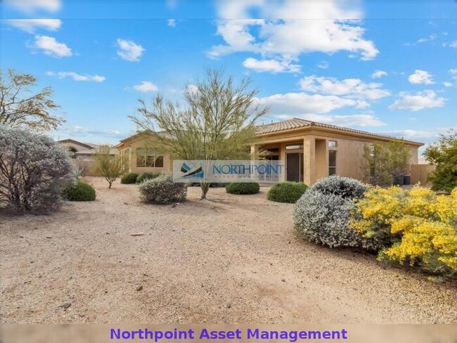 Building Photo - 4 bed, 3 bath in a Must-Have location