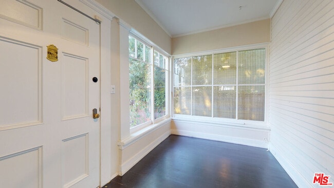 Building Photo - 427 Sunset Ave