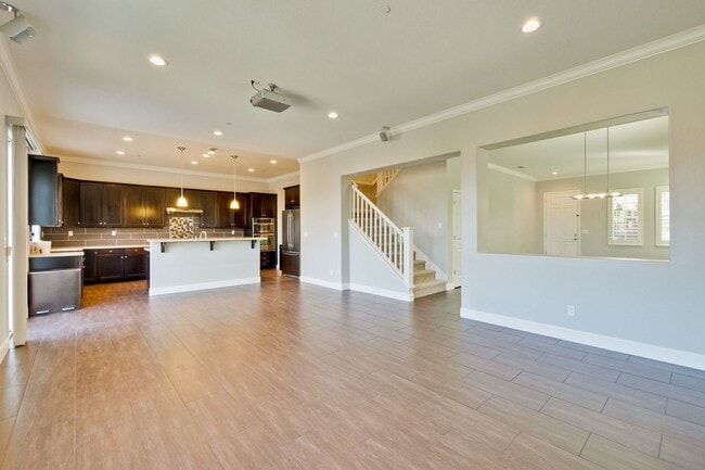 Building Photo - Gorgeous and Very Spacious Home - 3BR 2.5 BA in  San Jose - This is a MUST SEE!!!