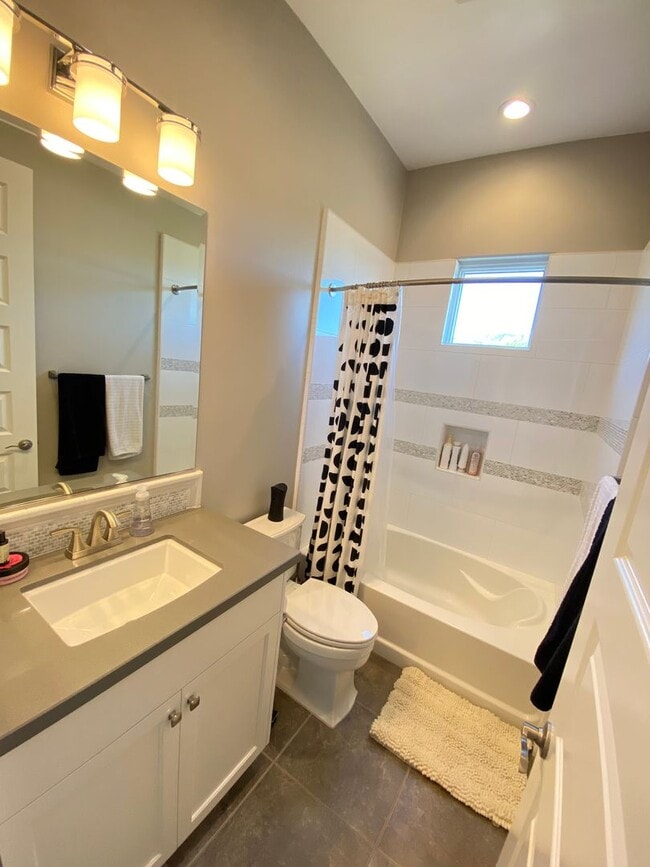 Building Photo - Wilder, Orinda!!!  4 Bed, 4.5 Bath, apx 3,380 Sq Ft.