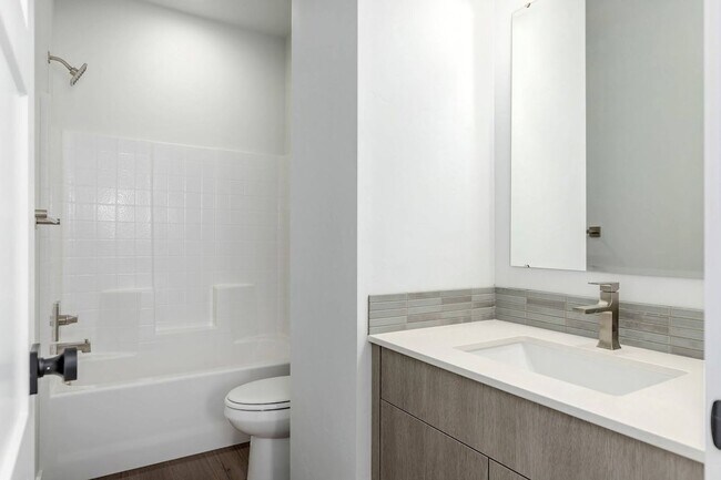 Building Photo - Brand New Home In Boise!